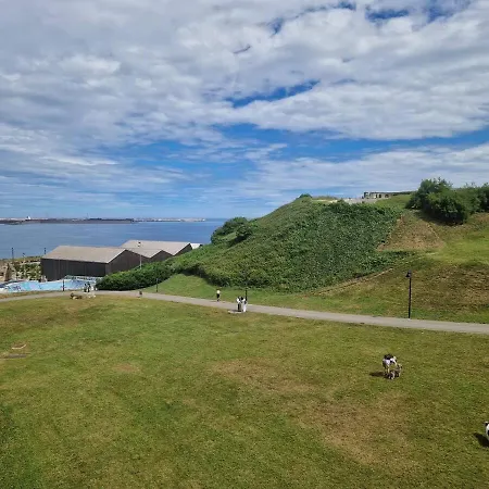 Apartamento En Cimadevilla Con Vistas Хихон